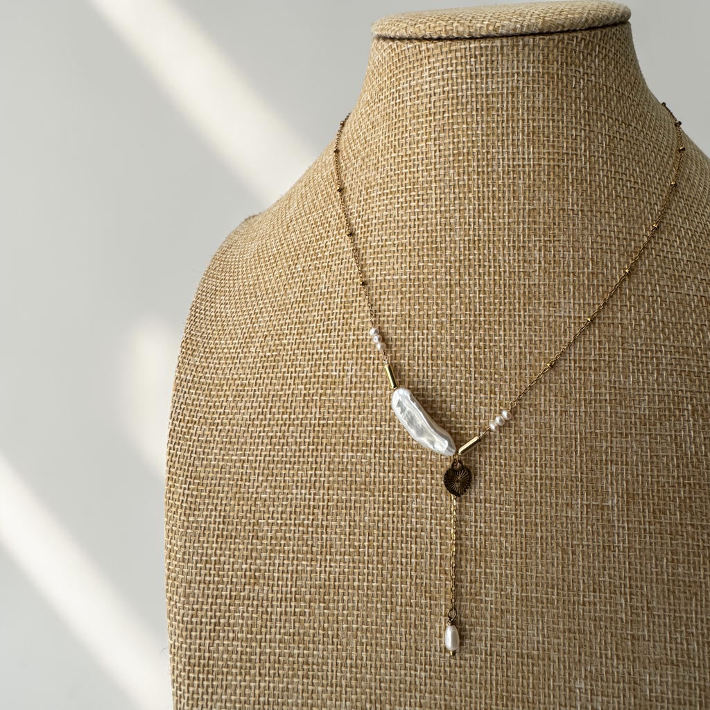 Driftline Pearl Necklace