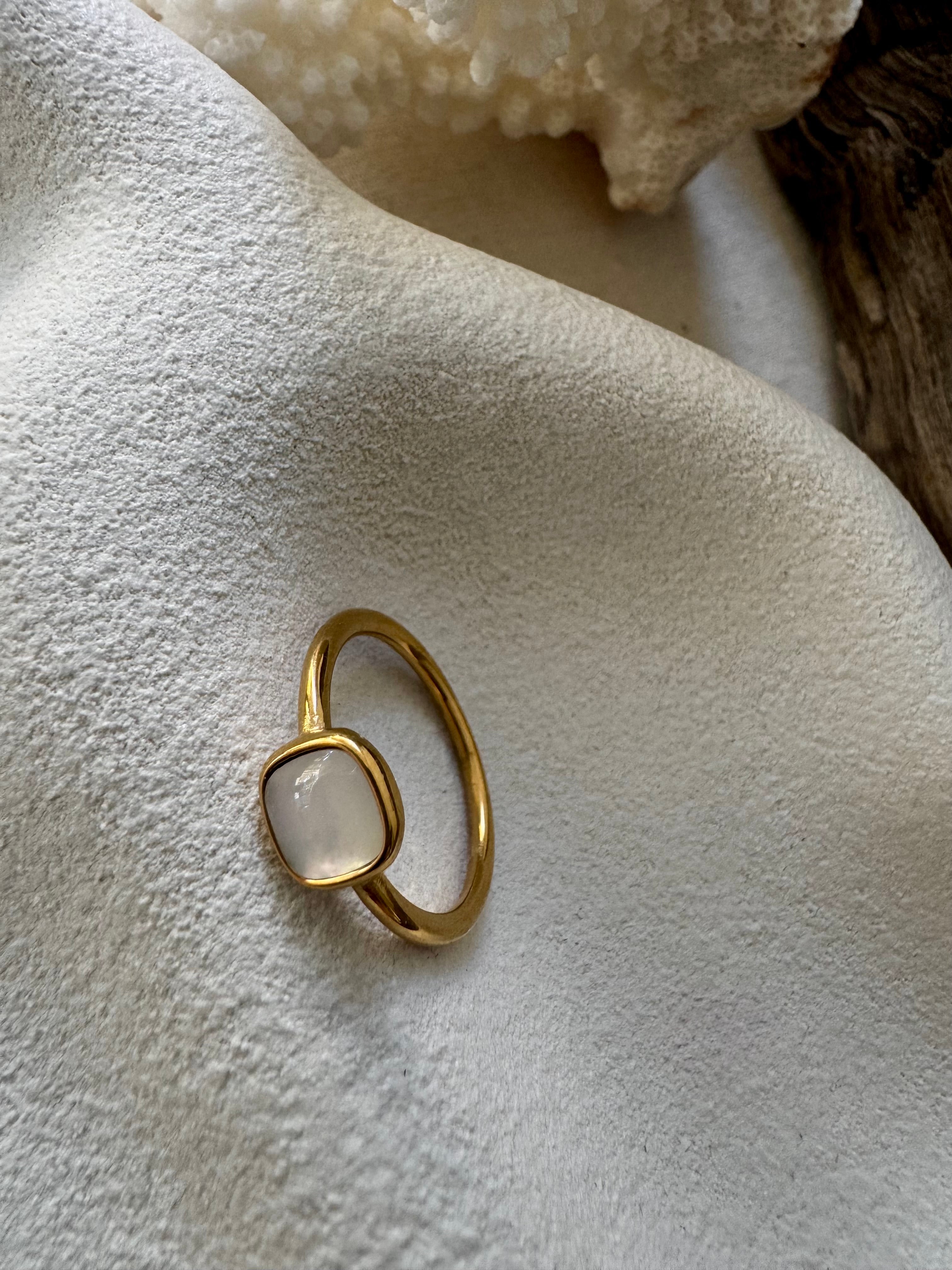 Luna Ring